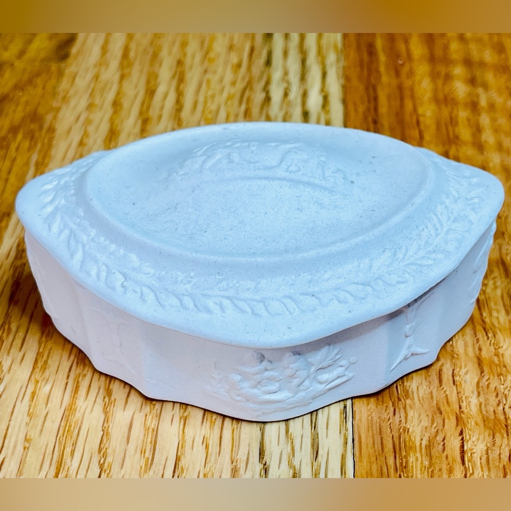 Vintage white Jasperware trinket box